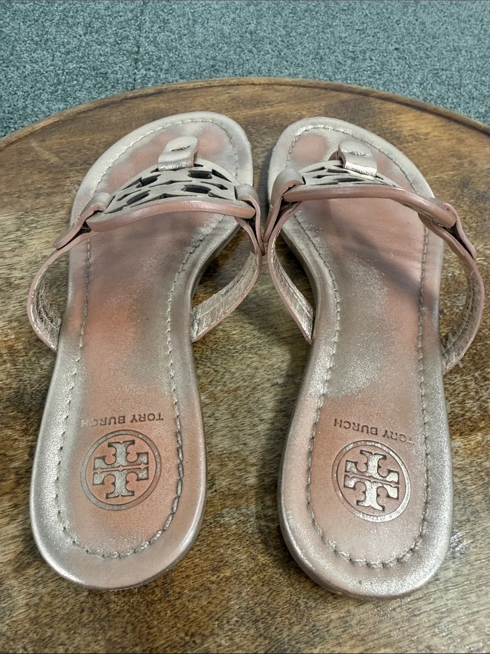 Tory Burch Sandals Wm 6.5 M Metallic Rose Gold Leather Logo Thong Flip flops